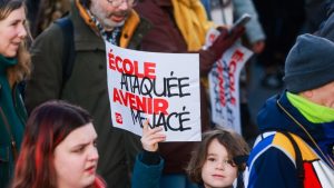 Pokrenuli veliki zamah: Zašto mladi biraju protest? 3 Pokrenuli veliki zamah: Zašto mladi biraju protest? 2