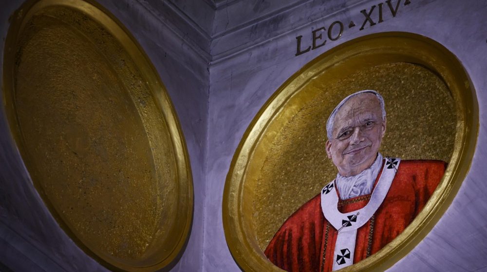 Mozaik sa likom pape Lava XIV zasijao van zidina bazilike Svetog Pavla 5