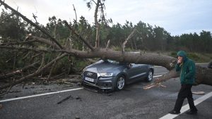 Pet osoba poginulo u oluji Kristin u Portugaliji, milion korisnika bez struje 7 Oluja Kristina u Portugaliji