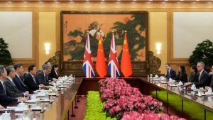 Britanski premijer Kir Starmer rekao je, tokom prve posete britanskog lidera toj zemlji u poslednjih osam godina, da je "od ključne važnosti" izgraditi "sofisticiraniji odnos" sa Kinom.