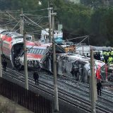 Blizu 40 poginulih u sudaru brzih vozova u Španiji 12
