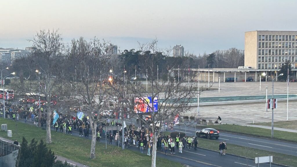 UŽIVO "Odmazda u obrazovanju i dalje traje": Ispred Rektorata protest "Znanje je moć" na koji su pozvali studenti u blokadi (FOTO; VIDEO) 3 UŽIVO "Odmazda u obrazovanju i dalje traje": Ispred Rektorata protest "Znanje je moć" na koji su pozvali studenti u blokadi (FOTO; VIDEO) 3
