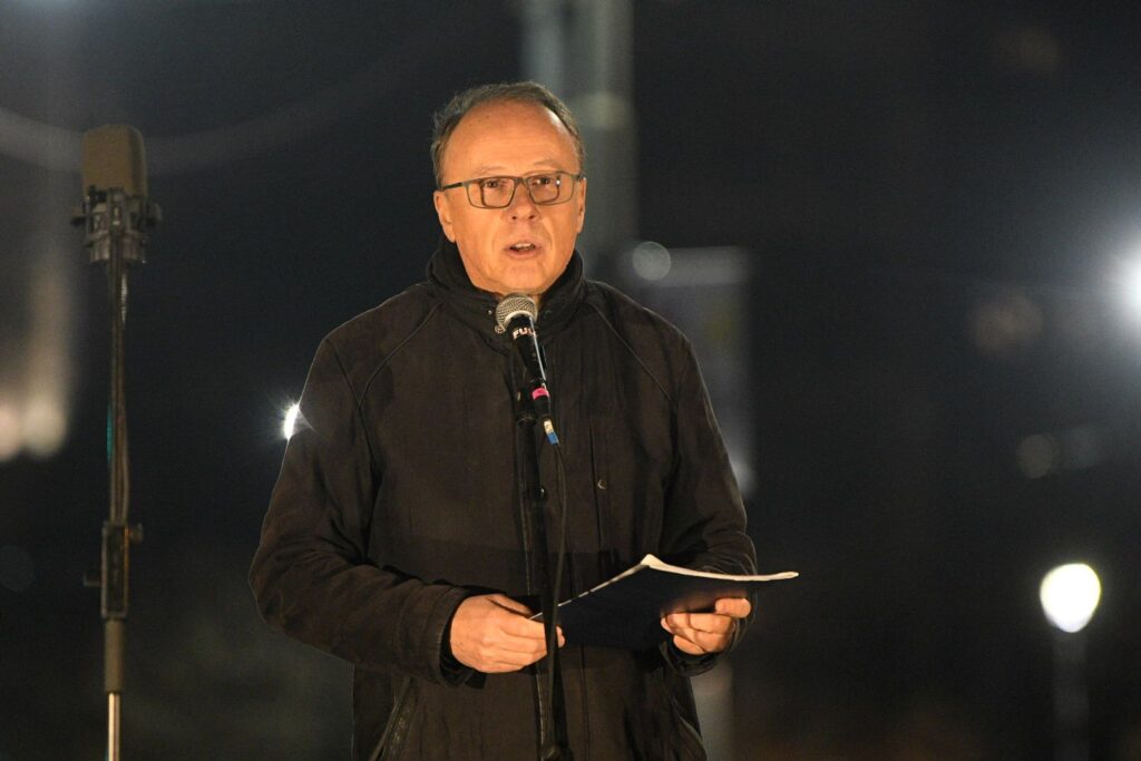 Skup "Znanje je moć" završen ispred Hrama Svetog Save, studenti najavili novi na Sretenje u Šumadiji (FOTO; VIDEO) 4 Skup "Znanje je moć" završen ispred Hrama Svetog Save, studenti najavili novi na Sretenje u Šumadiji (FOTO; VIDEO) 6