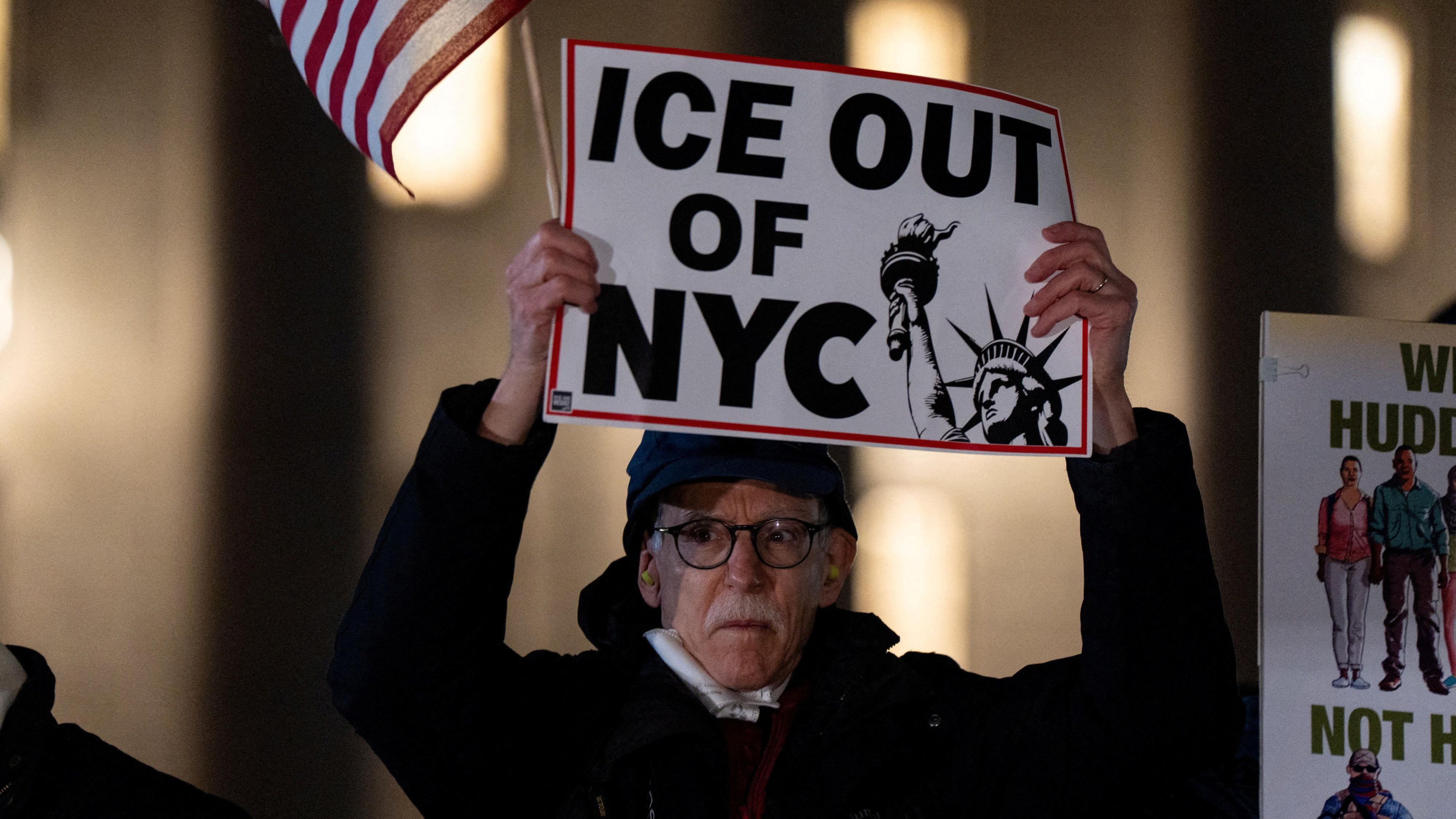 Protesti širom Amerike i kritike Beloj kući zbog ubistva žene u Mineapolisu 9 Protesti u Njujorku