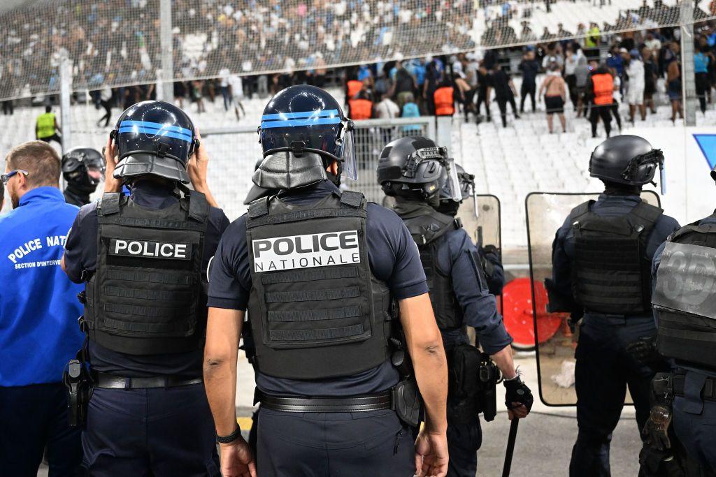 policajci na stadionu u Marseju tokom utakmice Lige šampiona