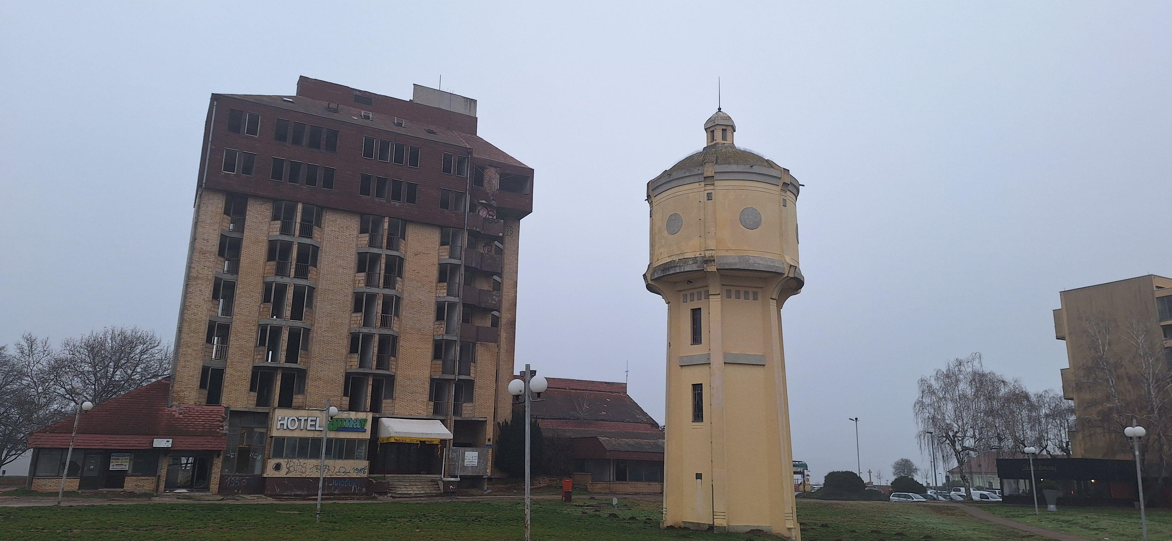 Od Stajićeva i Sremske Mitrovice do Niša: Tragom logora za Hrvate u Srbiji 3 Nekadašnji hotel Dunav u Vukovaru