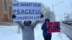 'Beograde, da li nas čuješ': Meseci protesta ispred srpske crkve u Klivlendu 2