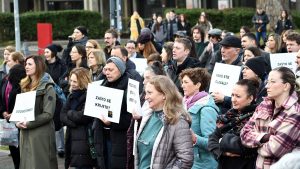 Barem dve decenije finansijske nestabilnosti: Lični stav bivšeg dekana i prorektora Univerziteta u Beogradu 8 Barem dve decenije finansijske nestabilnosti: Lični stav bivšeg dekana i prorektora Univerziteta u Beogradu 2