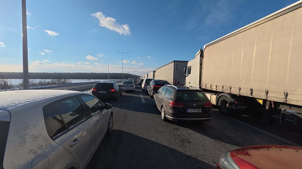 Velike gužve na granici sa Hrvatskom 1