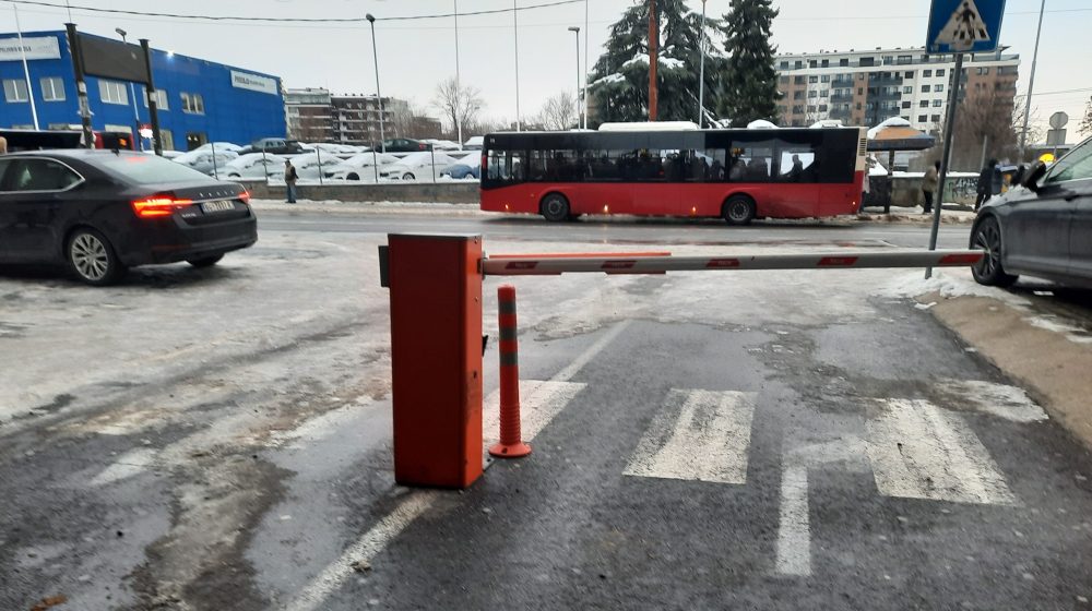 AMSS: Saobraćaj otežan zbog padavina, led na putu 11