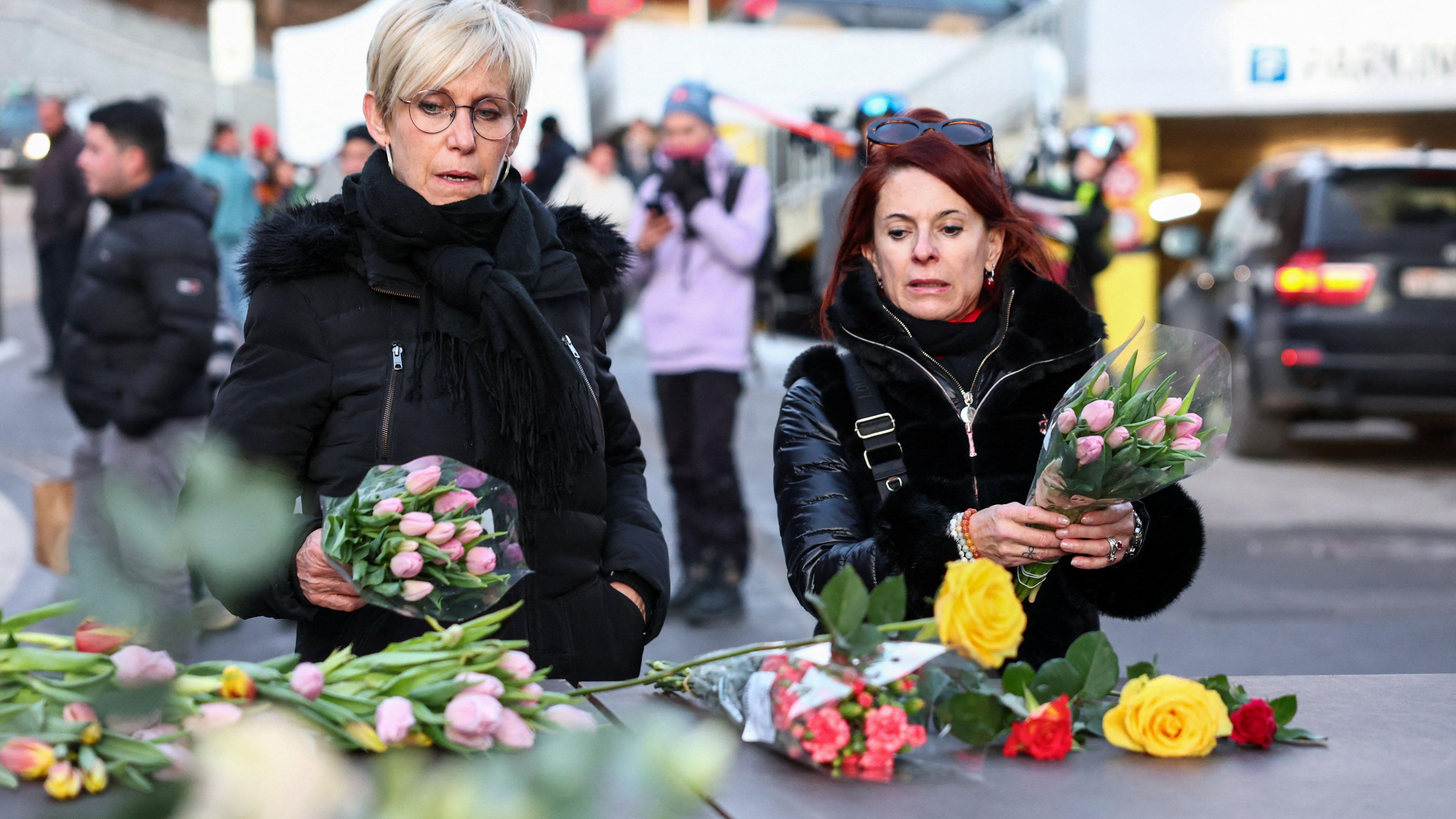 Švajcarska u petodnevnoj žalosti zbog tragičnog požara u skijalištu 4 Ožalošćeni turisti