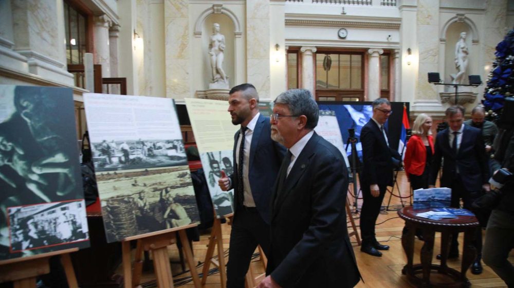 Evropski parlamentarci obišli izložbu o Jasenovcu (VIDEO) 1