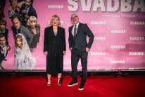 4-POTPIS ZA FOTO-Marko Lopac „Svadba” digla na noge prepun Sava centar: Desetominutne ovacije za ekipu filma, čulo se i "Pumpanje" 3