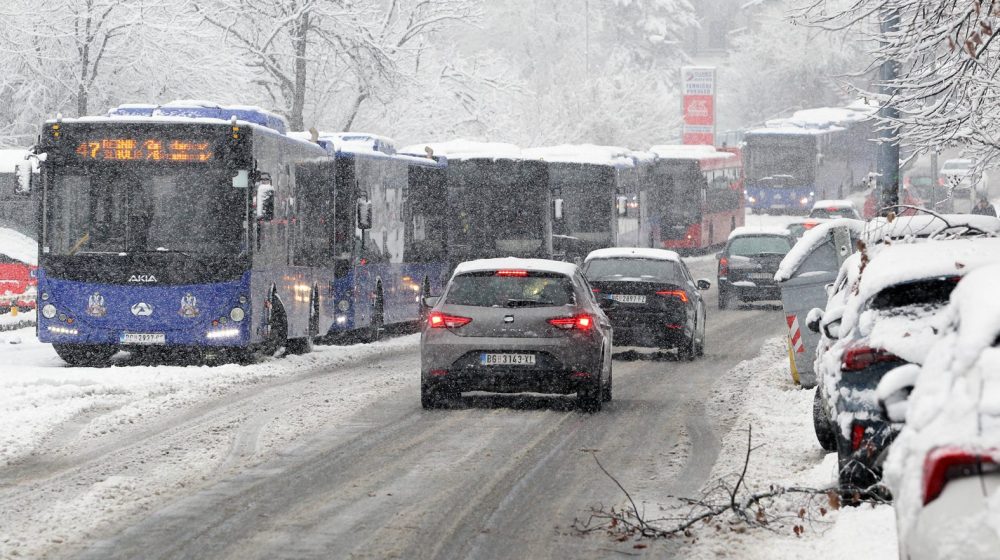 AMSS: Zimski uslovi vožnje, upozorenje na ledenu kišu 14