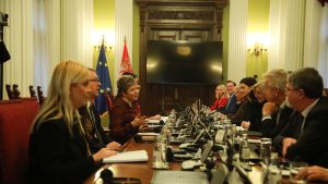 Predstavnica vlasti za Danas nakon sastanka sa delegacijom EP: Posle smo izašli da pogledamo izložbu o Jasenovcu (VIDEO) 18 Predstavnica vlasti za Danas nakon sastanka sa delegacijom EP: Posle smo izašli da pogledamo izložbu o Jasenovcu (VIDEO) 14