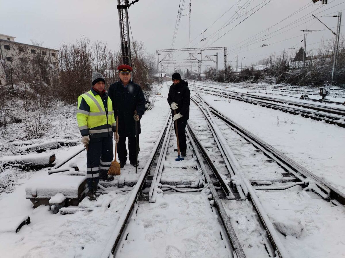 Železničari u borbi sa snegom: Više od 800 zaposlenih radilo na omogućavanju saobraćaja 2