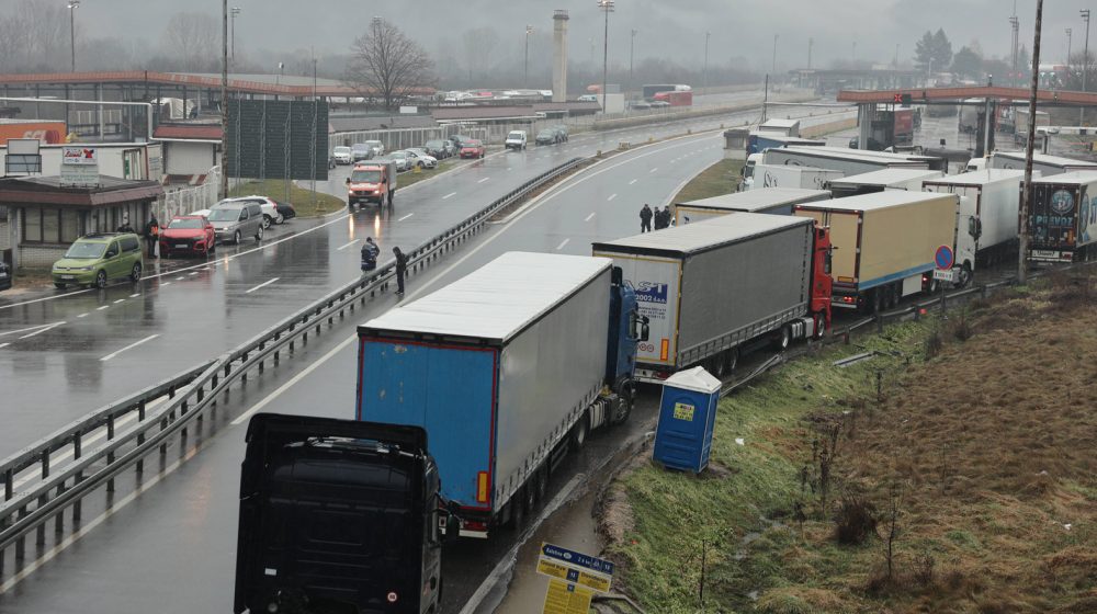 Prevoznici treći dan blokiraju teretne granične prelaze 1