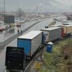 Prevoznici treći dan blokiraju teretne granične prelaze 14