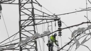 Romsko naselje Crvena zvezda dobilo struju posle 90 dana od isključenja 15