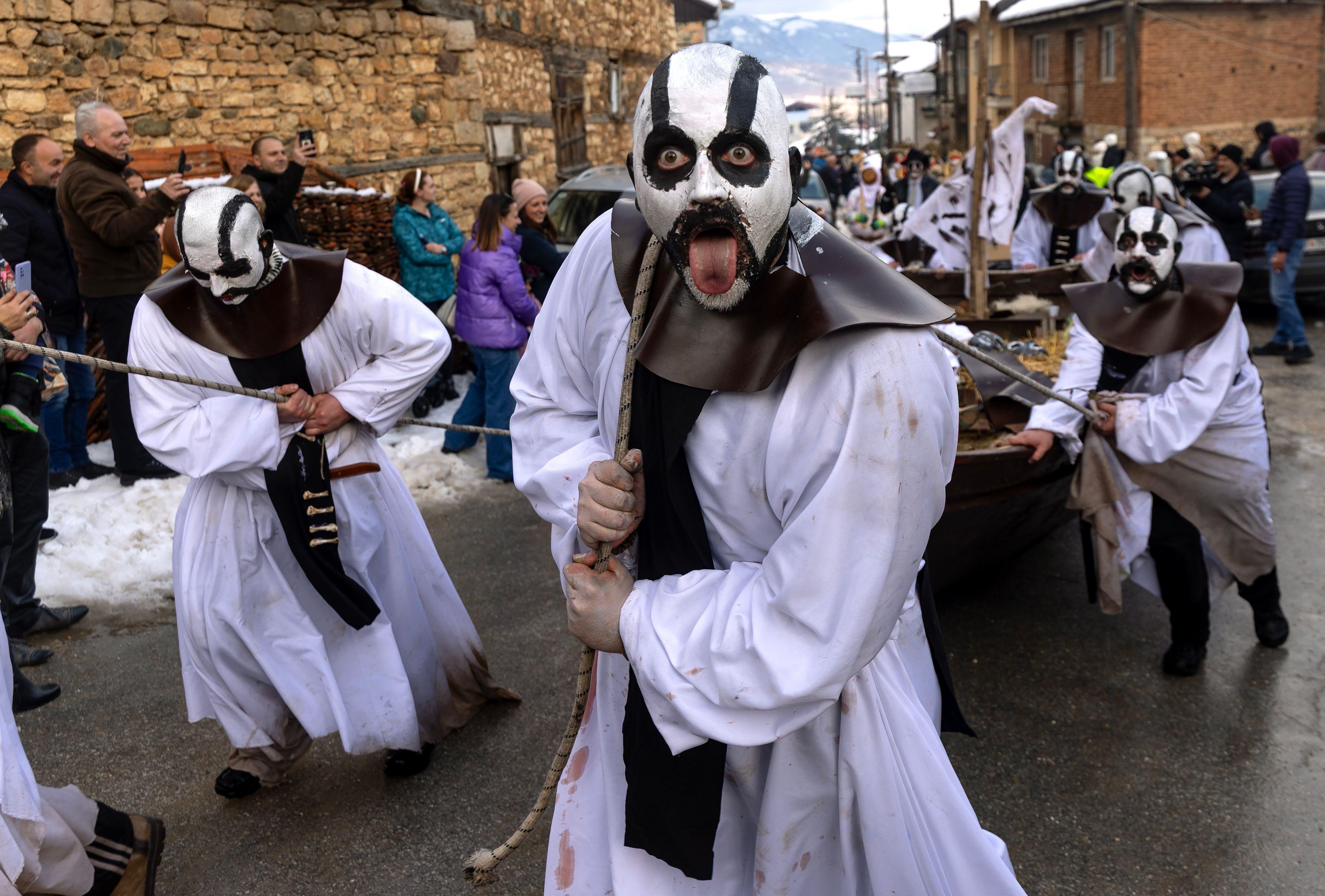 karneval u severnoj makedoniji, maskenbal u severnoj makedoniji, tradicionalni festival u vevčanima