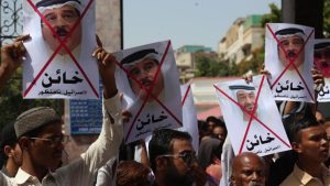 U arapskom svetu odvija tektonski pomak, piše Dejvid Hirst, britanski novinar, analitičar i glavni urednik portala Middle East Eye navodeći da to nema veze sa privremenim i lako rešivim svađama među prinčevima, podelom imperijalnog plena ili nadmetanjem posredničkih savezništava.