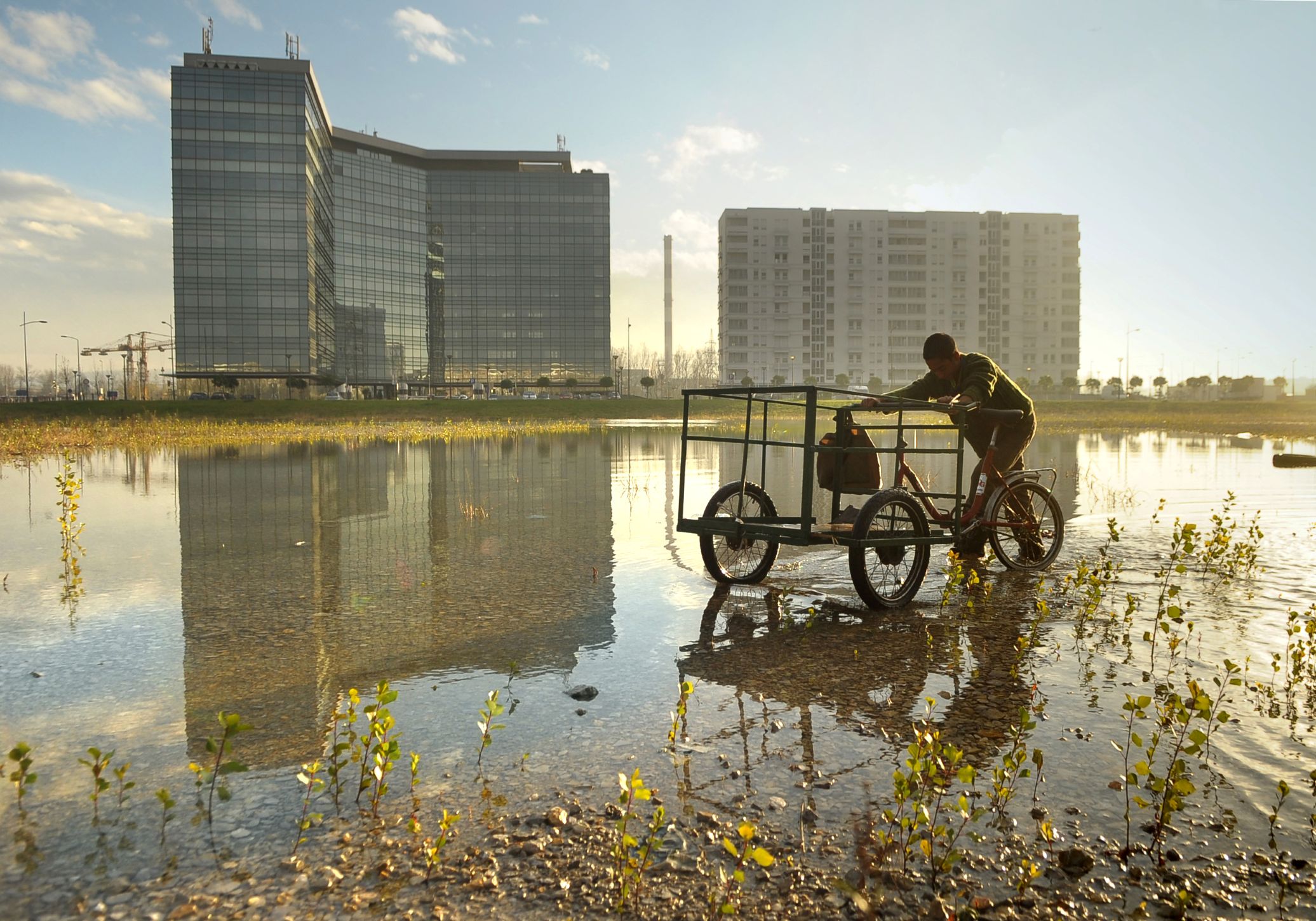 Izložba fotografija „Kontradiktorna sistemska anomalija“ u UK Parobrod 1