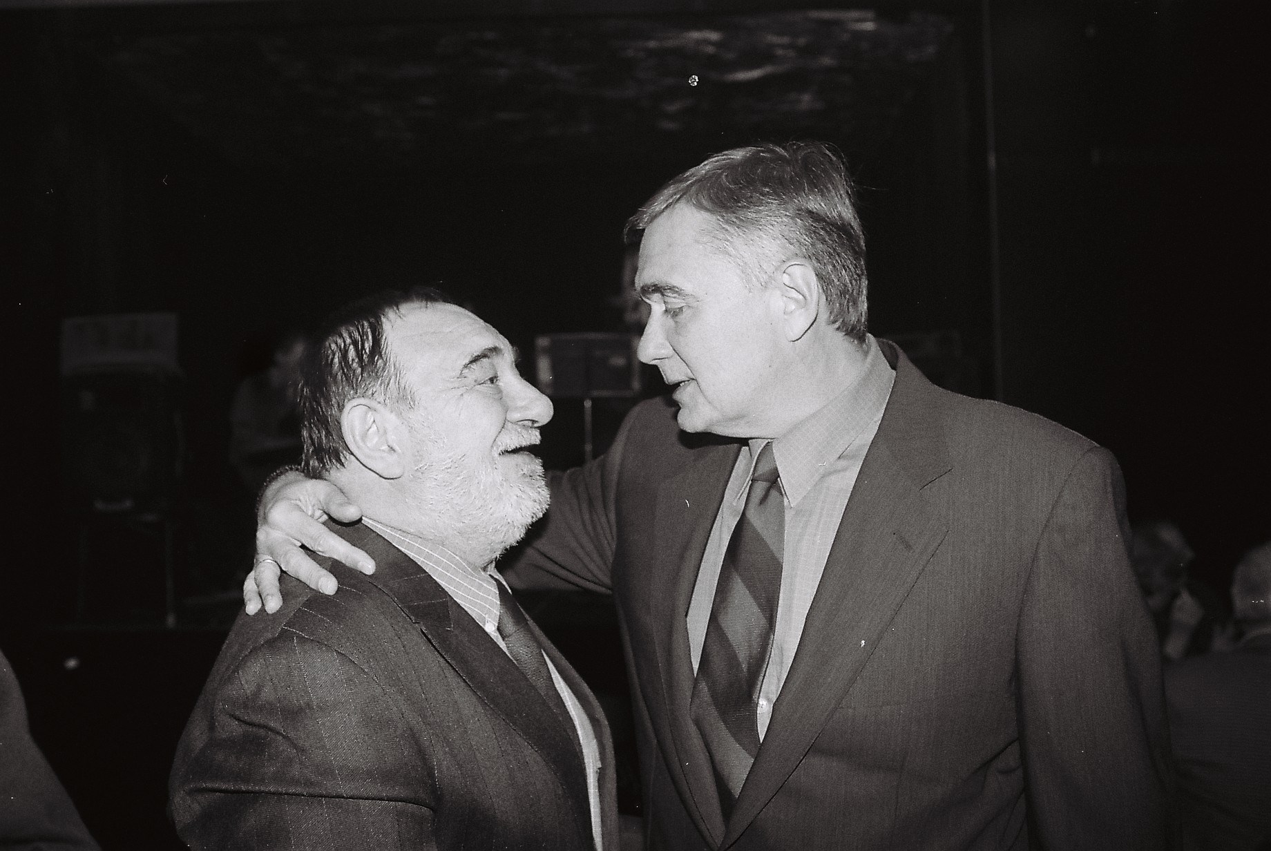 Jezdić kao Luka Laban, lik koji je s Batom Stojkovićem otišao u legendu: Dušan Kovačević ponovo režira "Profesionalca" u Zvezdara teatru 2 Jezdić kao Luka Laban, lik koji je s Batom Stojkovićem otišao u legendu: Dušan Kovačević ponovo režira "Profesionalca" u Zvezdara teatru 2