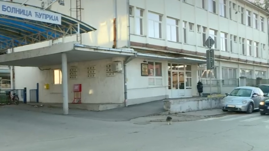 Opšta bolnica Ćuprija tvrdi da od jutros Služba ginekologije i akušerstva radi u punom kapacitetu, nakon vesti da je porodilište zatvoreno 8