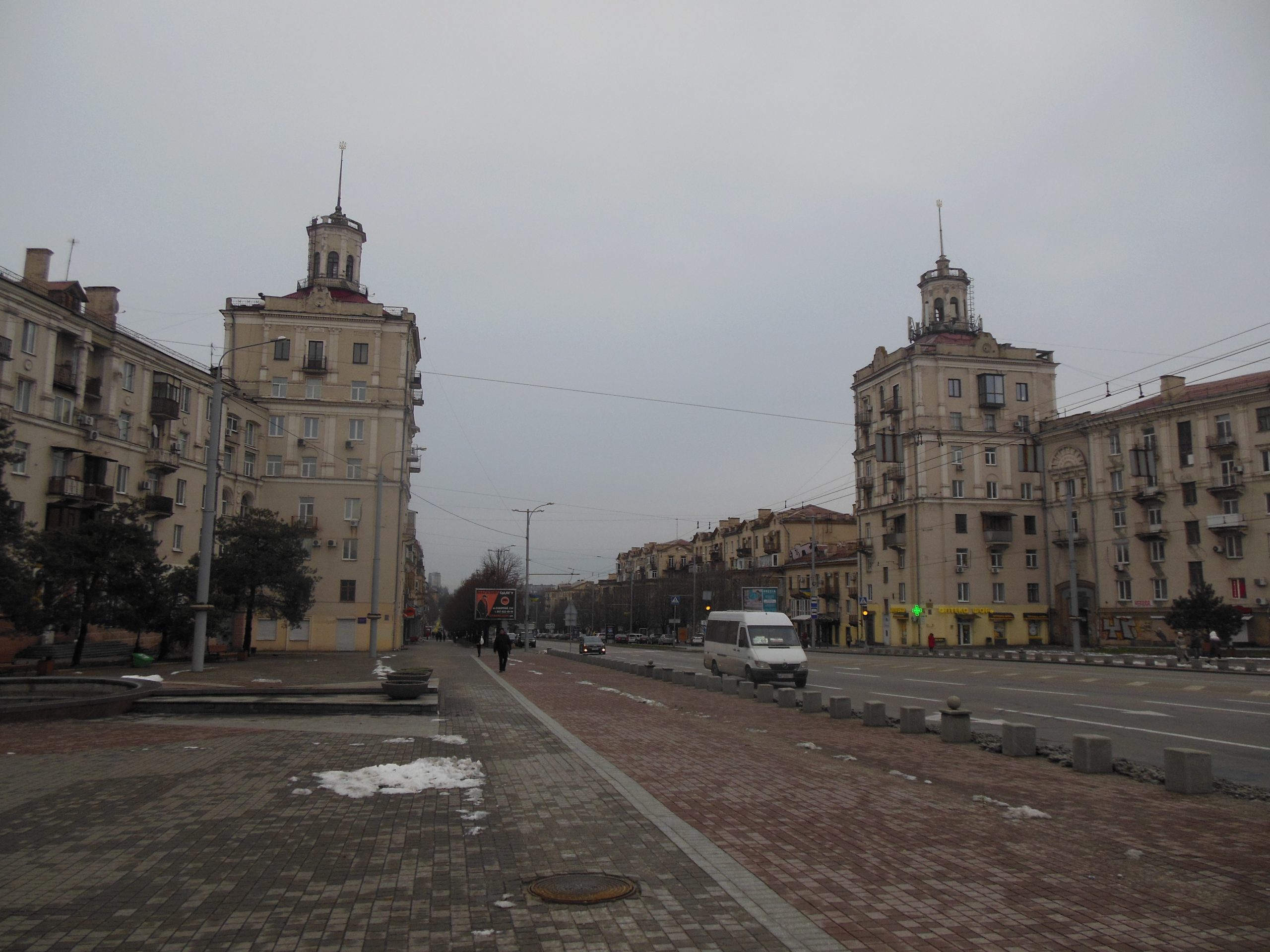 NA LICU MESTA Rat u Zaporožju: Dok čekam autobus, nedaleko od stanice, dron udara u bager i ubija vozača 2