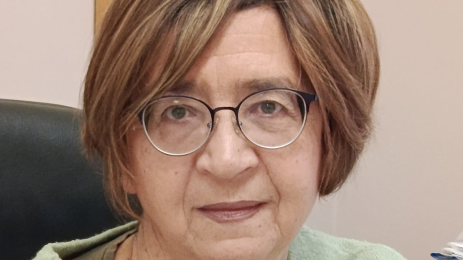 "Tri meseca čekam termin kod hirurga kod kog se lečim jedanaest godina": Pacijenti do pregleda po principu „brzi prsti, kao u Slagalici" 3 "Tri meseca čekam termin kod hirurga kod kog se lečim jedanaest godina": Pacijenti do pregleda po principu „brzi prsti, kao u Slagalici" 3