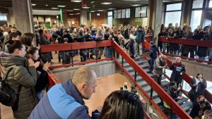 Studenti ušli na sednicu Nastavno-naučnog veća Filozofskog fakulteta u Novom Sadu, traže ostavku dekana 4