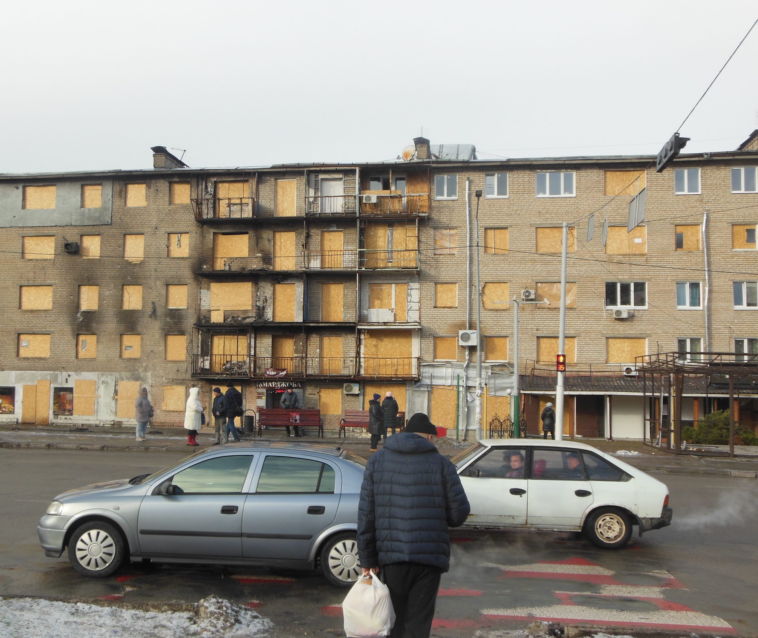 NA LICU MESTA Rat u Zaporožju: Dok čekam autobus, nedaleko od stanice, dron udara u bager i ubija vozača 5