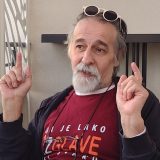 Priča, peva i piše: Ko je Miroslav Miletić, novinar kome je stigla fejk prijava za učešće na protestima? 16