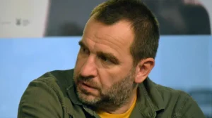 Jezdić kao Luka Laban, lik koji je s Batom Stojkovićem otišao u legendu: Dušan Kovačević ponovo režira "Profesionalca" u Zvezdara teatru 5