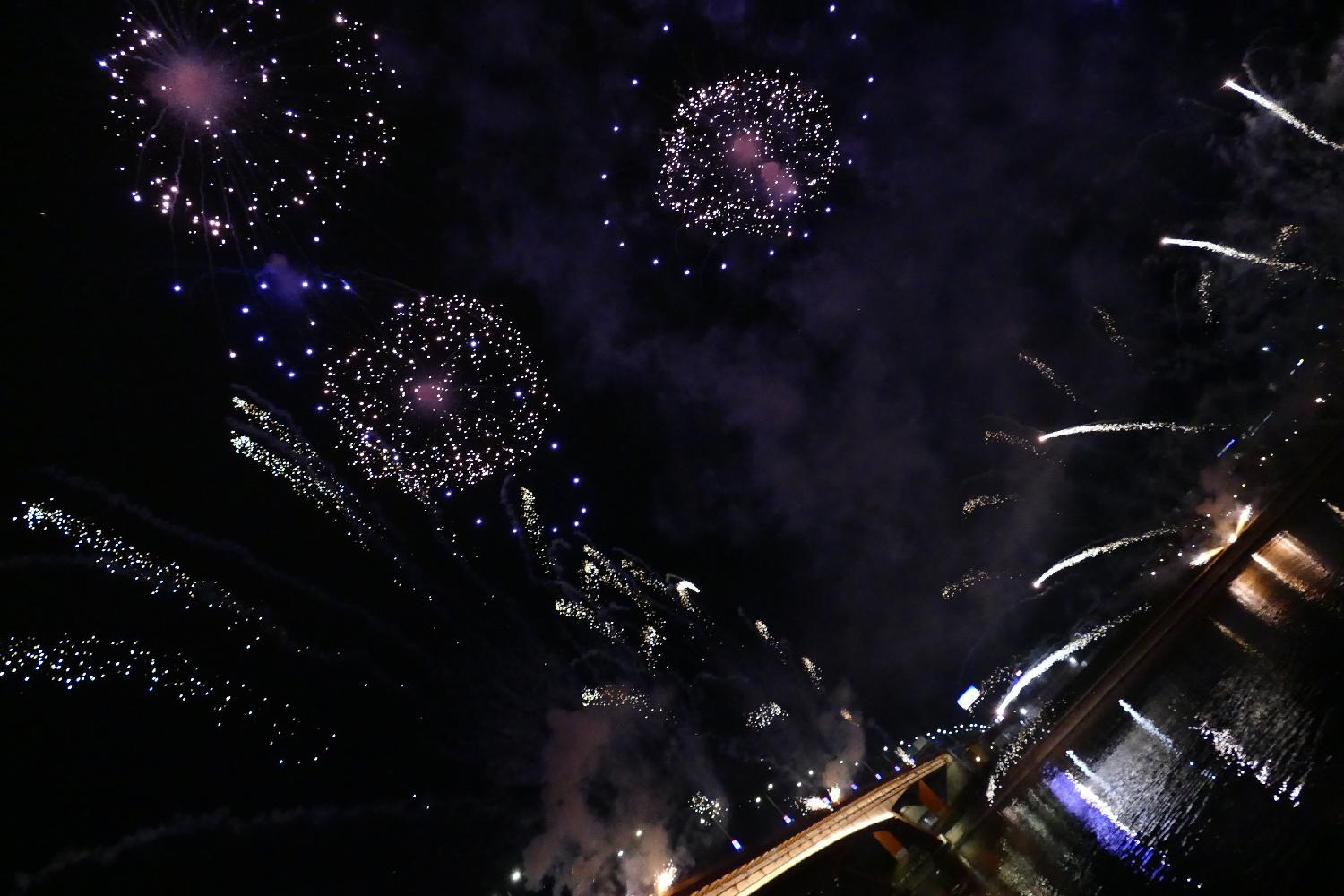 Beograđani dočekali Novu godinu u centru grada i Beogradu na vodi uz vatromet (FOTO) 5 Beograđani dočekali Novu godinu u centru grada i Beogradu na vodi uz vatromet (FOTO) 5