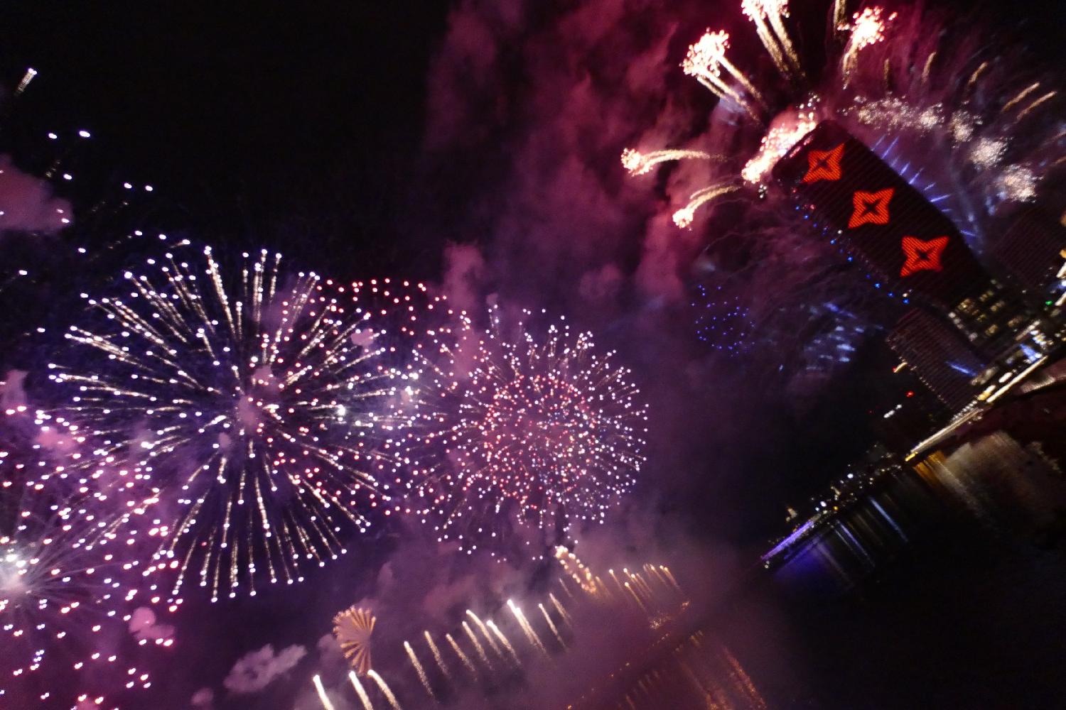 Beograđani dočekali Novu godinu u centru grada i Beogradu na vodi uz vatromet (FOTO) 2 Beograđani dočekali Novu godinu u centru grada i Beogradu na vodi uz vatromet (FOTO) 2