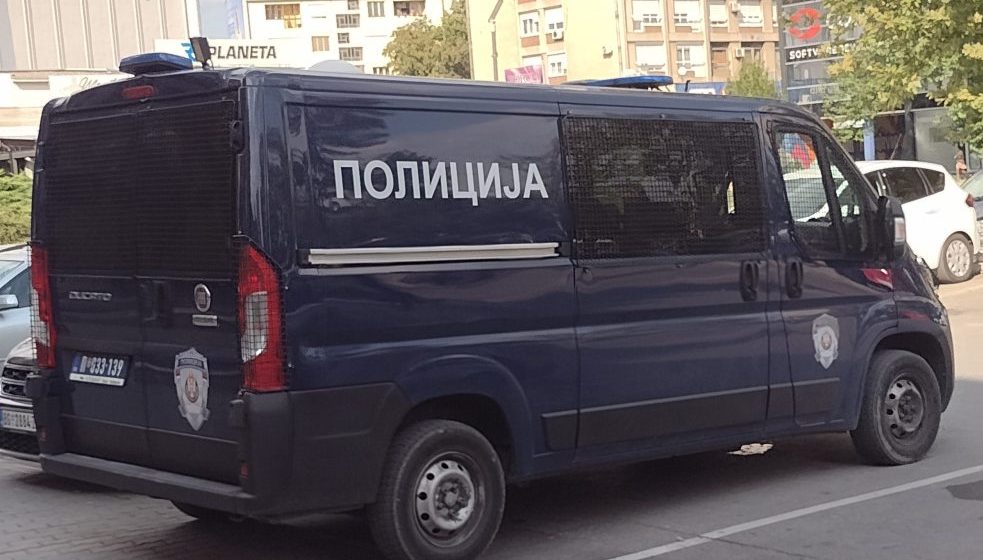 Uhapšen Kragujevčanin zbog posedovanja amfetamina, marihuane i ručne bombe 7