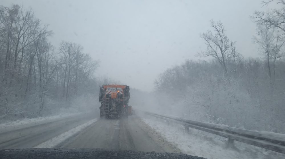 Putevi Srbije: Na putevima do 10 centimetara snega, vozači da budu oprezni 1