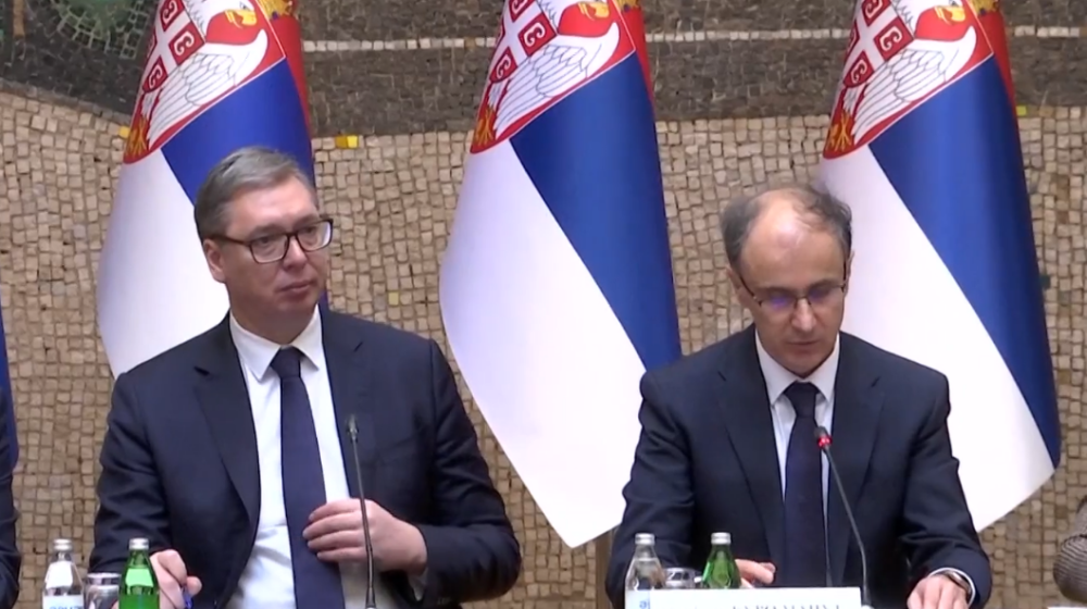"Kao boga vas molim napustite mesta": Vučićeva poruka članovima Vlade i direktorima javnih preduzeća 8