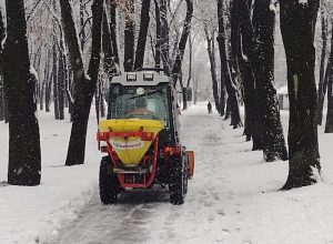 Kragujevac potpuno nespreman dočekao prvi ozbiljniji ali i očekivani sneg: Šumadijski blok 21 1