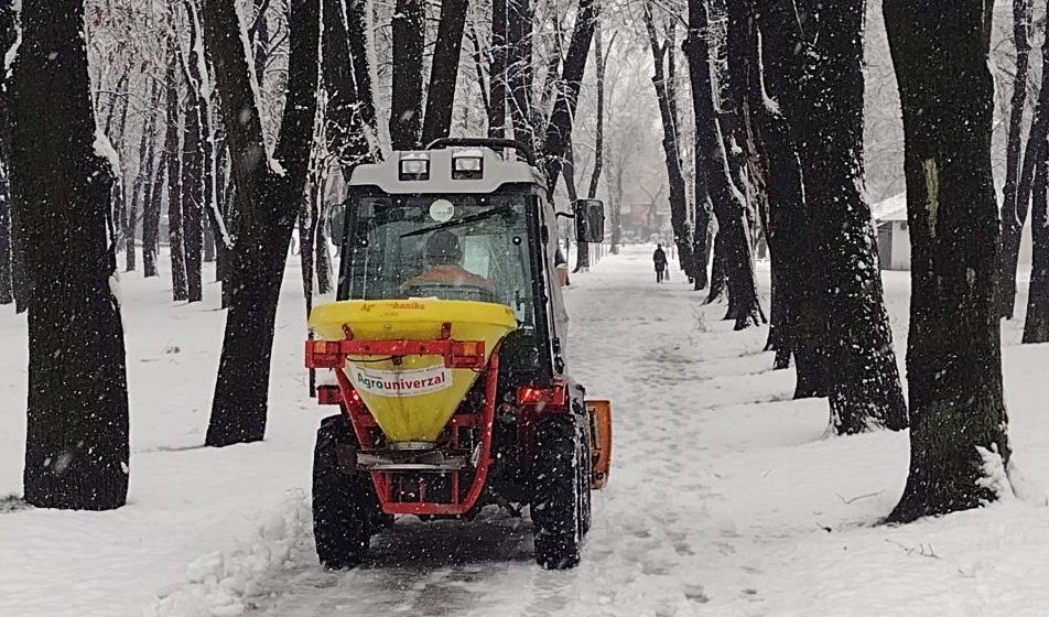 Kragujevac potpuno nespreman dočekao prvi ozbiljniji ali i očekivani sneg: Šumadijski blok 21 1