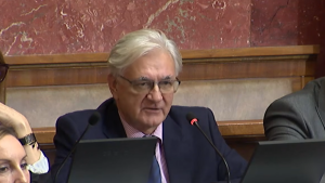 Lukić tvrdi da treba pitati struku o predloženim Zakonima, Mrdiću interesantno što se traži javna rasprava 8