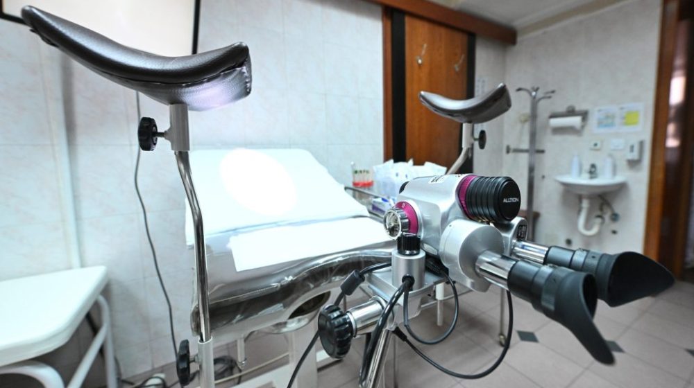 Zavod za zdravstvenu zaštitu Savski venac dobio od Ministarstva dva kolposkopska aparata 10