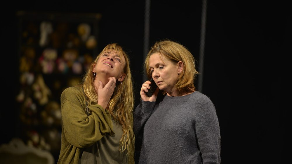 Predstava "Vrat od stakla" Jagoša Markovića stoti put na sceni JDP - a: Drama jedne građanske porodice kroz tri generacije 1