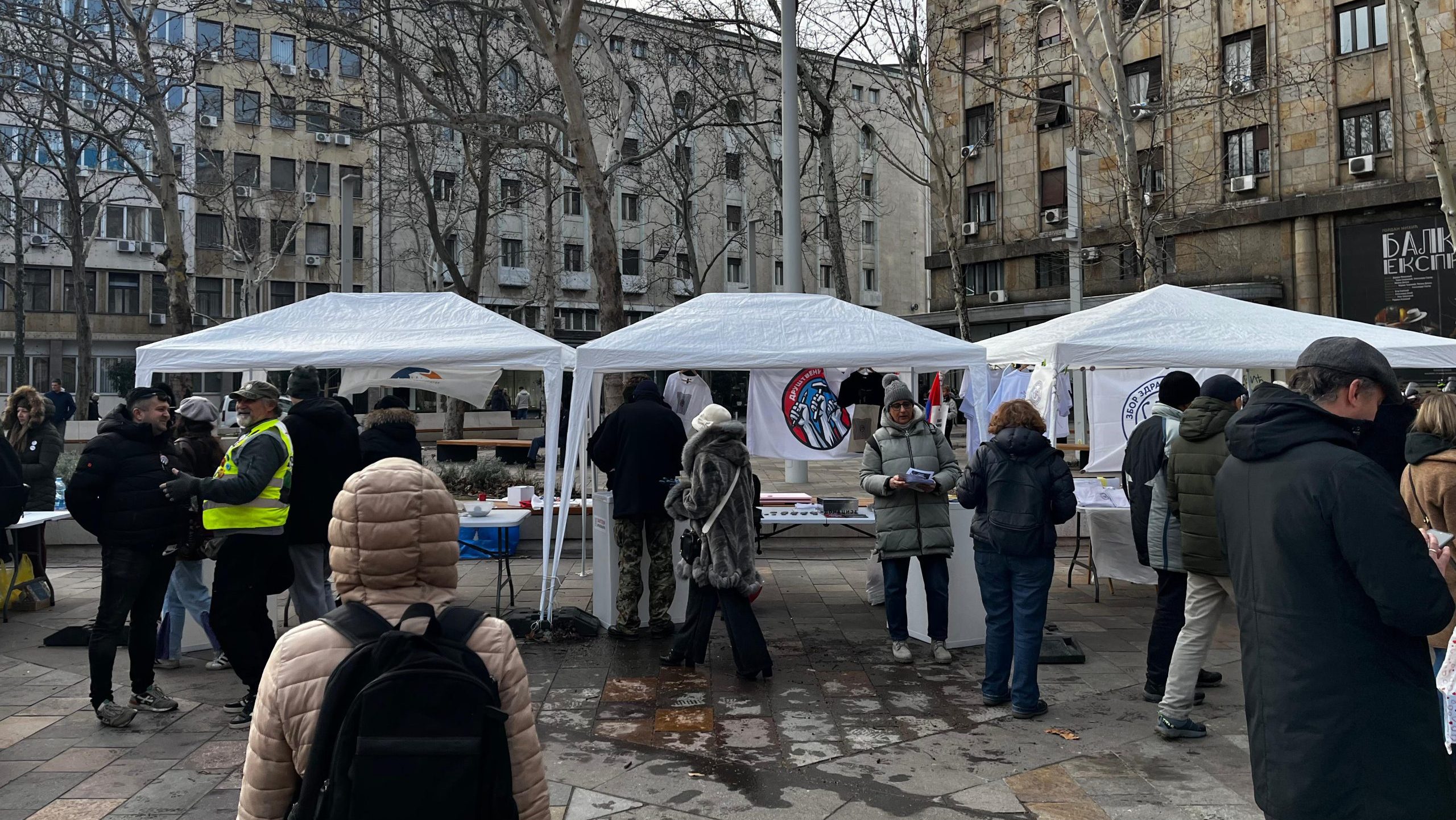 (BLOG) "Zajedno uz studente": Na Trgu Nikole Pašića zborovi, glumci, trkači i studenti, okupljanje u toku i u Pionirskom parku (FOTO) 4