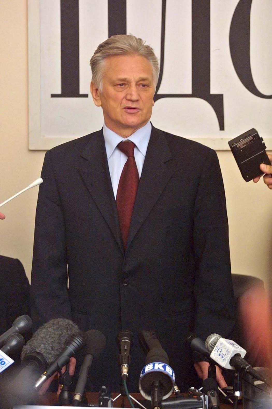 Kako se Milošević davio u bazenu u Karađorđevu 2 Kako se Milošević davio u bazenu u Karađorđevu 2