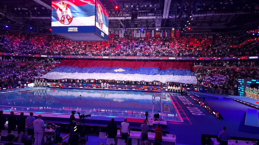 Zvezdini košarkaši daju podršku vaterpolistima Srbije na finalu protiv Mađarske (FOTO) 1