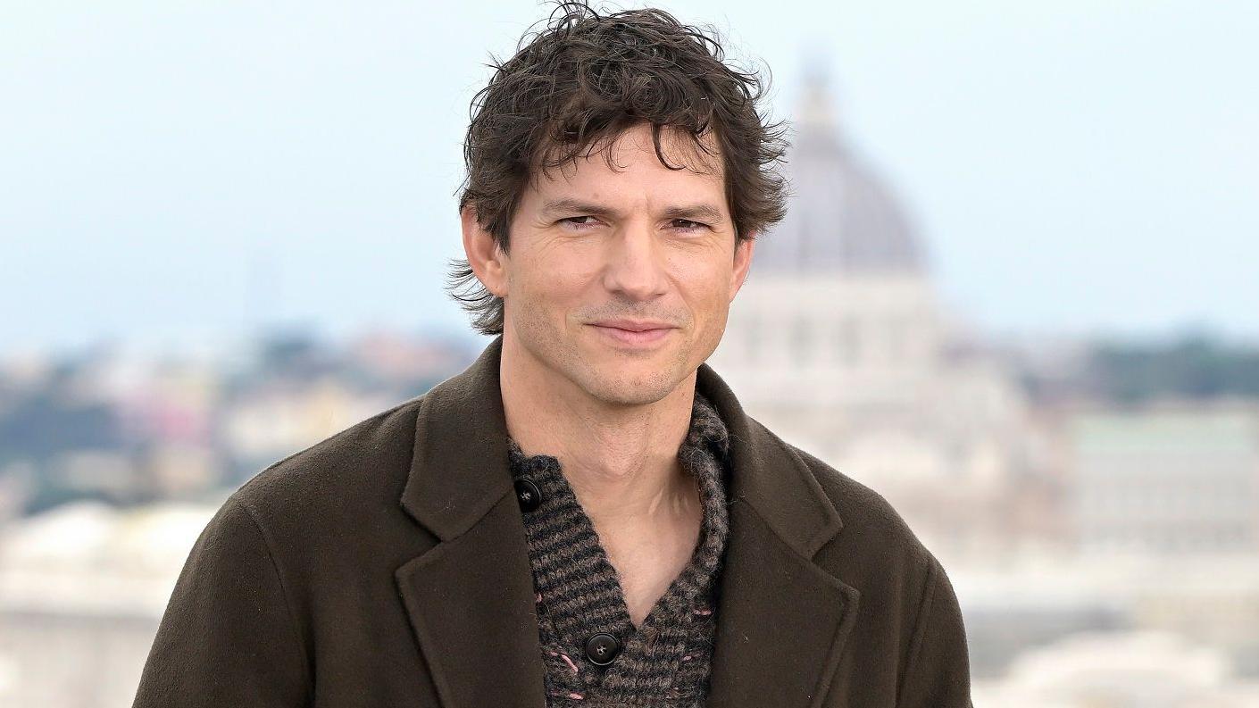 Američki glumac Kristofer Ešton Kučer tokom organizovanog fotografisanja za medije za FX-ovu triler seriju „The Beauty“ u hotelu Hotel de la Ville, Rim (Italija), 19. januar 2026.