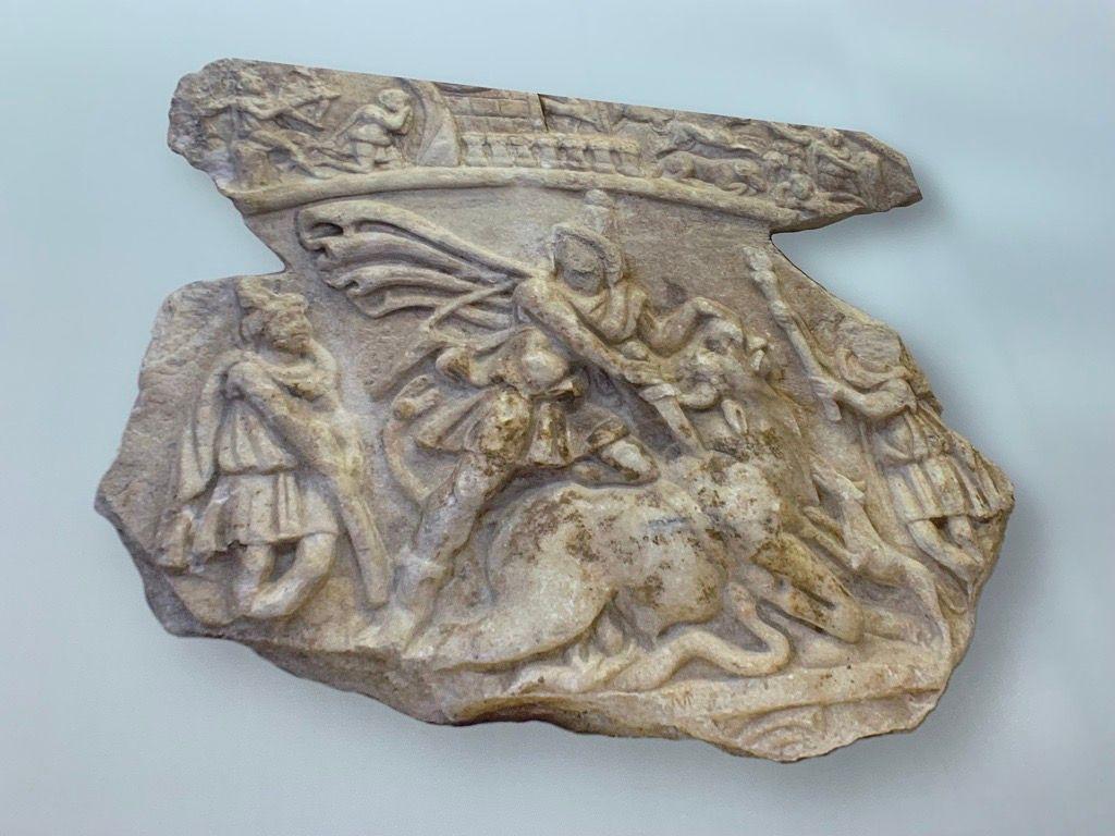 reljef posvećen bogu Mitri sa prikazom ubijanja bika
