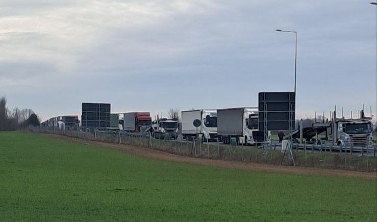 Šleperi na put ka graničnom prelazu Kelebija između Srbije i Mađarske 